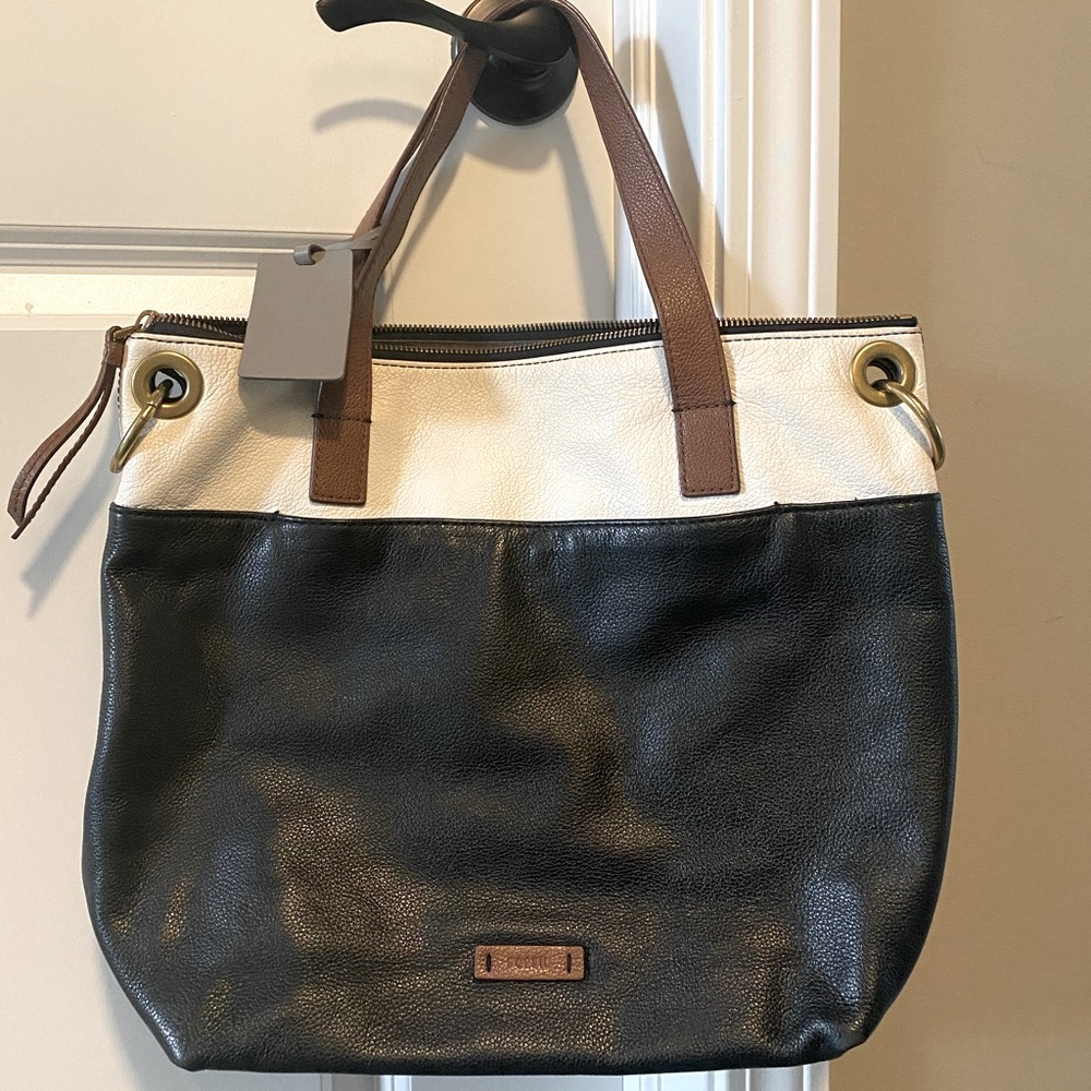 Fossil ALL leather tote and wallet!